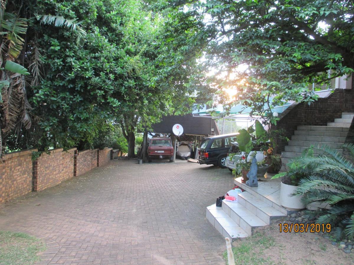 The Tree House Villa Mbombela Kültér fotó